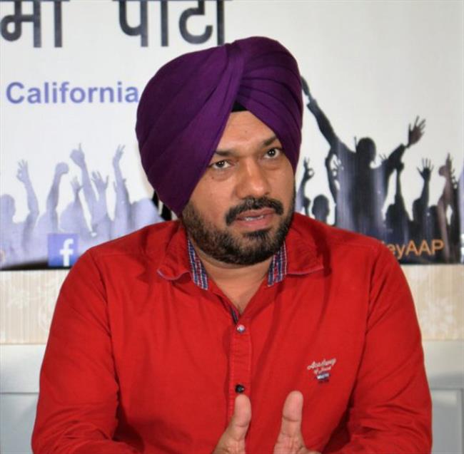 Gurpreet Singh Waraich state convener of Aam Aadmi Party (AAP) on Wednesday strongly condemned the police lathicharge on the agitating students of Panjab University.